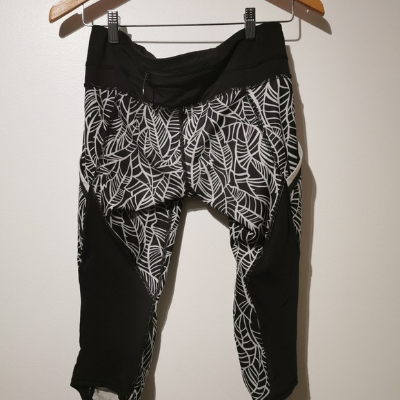 Lululemon s 6 run a marathon crop - Picture 7 of 10